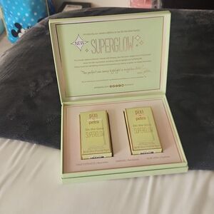 Superglow highlight moisture stick